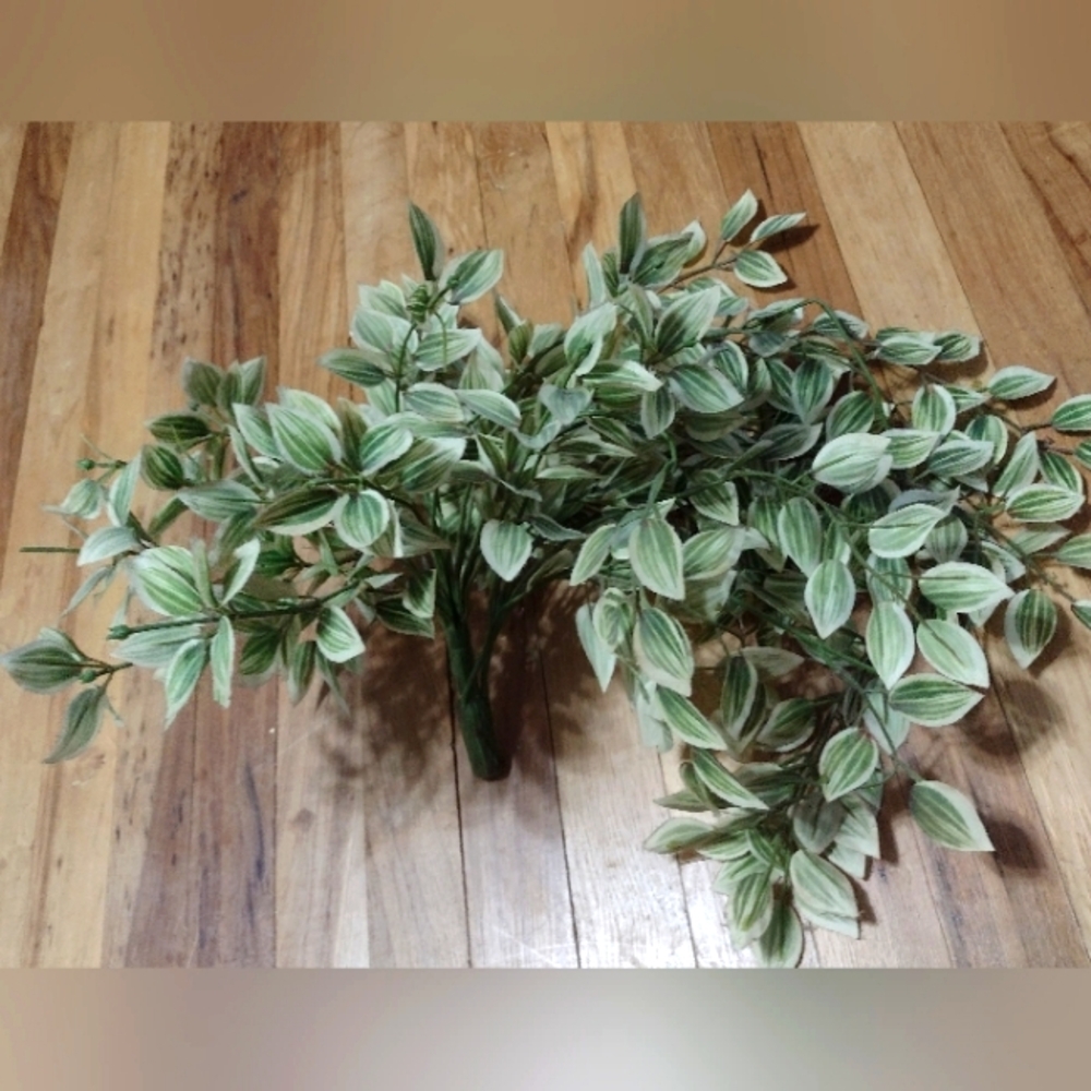 Artificial greenery